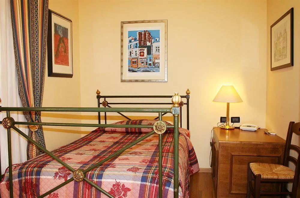 Hotel Enza Florence 2*,