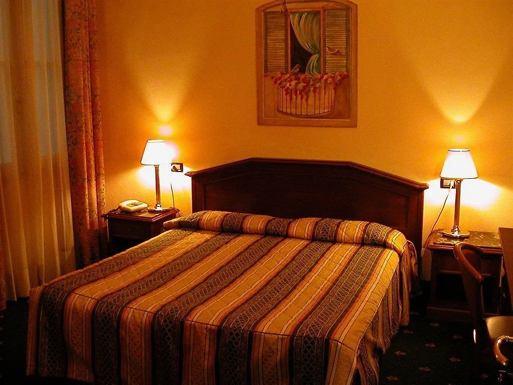 **  Hotel Enza Florence Italy